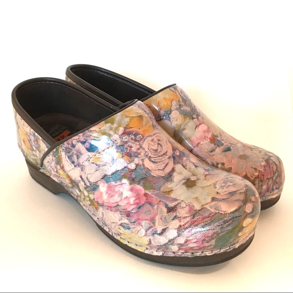 Dansko Shoes - Dansko Floral Clogs (8.5/9)
